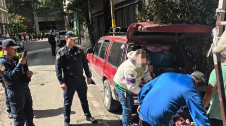 Además de las cervezas, también el vehículo transportaba hielo; todo fue destruido.