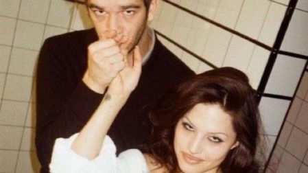 El vocalista de The 1975 y la modelo estuvieron acompañados por familiares y amigos cercanos durante la celebración.