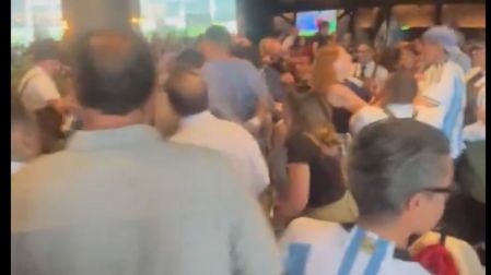 Así la riña en el Sonora Grill