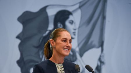 TOLUCA, ESTADO DE MÉXICO, 22JULIO2026.- Claudia Sheinbaum Pardo, Presidenta de México, encabezó la Conferencia del Pueblo, que se realizó en el Centro de Convenciones del Estado de México, en la ciudad de Toluca , en donde se dio un informe de seguridad sobre la entidad mexiquense, salud, infraestructura, entre otros temas. FOTO: CRISANTA ESPINOSA AGUILAR/CUARTOSCURO.COM