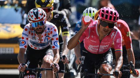 Richard Carapaz atacó en los últimos kilómetros de la Etapa 18 del Tour de Francia y ganó el Premio de la Combatividad