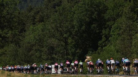 El pelotón se partió en varios grupos en el cierre de la Etapa 19 del Tour de Francia 2026
