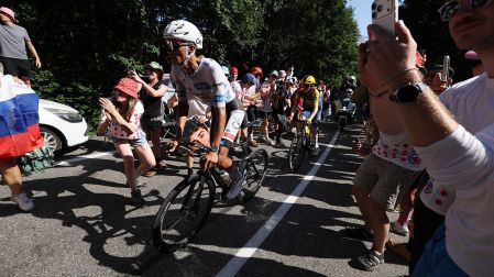 Isaac del Toro defendió el "maillot" blanco del Tour de Francia 2026
