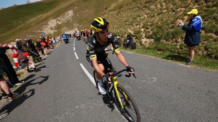 Bruno Armirail se empezó a rezagar en el ascenso al Col du Télégraphe en la Etapa reina del Tour de Francia 2026