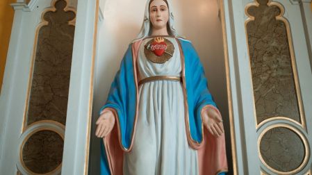 Qué santo se celebra hoy 22 agosto: María Reina y cómo pedir su auxilio maternal