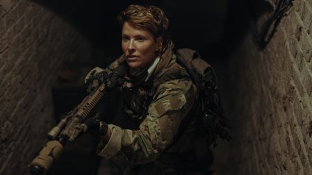 Jill Wagner en Lioness.