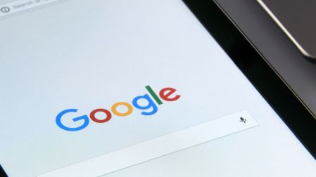 Google Drive ofrece 15 GB de almacenamiento gratuito compartidos con Gmail y Google Fotos.