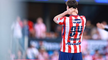 Armando González se vuelve a ir de un partido de Chivas sin anotar gol