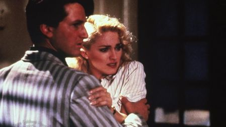 La historia de la pareja estuvo rodeada de versiones sobre supuestos episodios de violencia, aunque Madonna posteriormente negó algunas de las acusaciones.