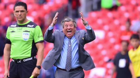 El grito de Miguel Herrera, ¿al árbitro o hacia sus jugadores?
