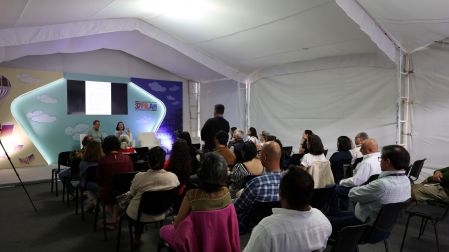 El INAH anunció que, aunque las salas del Museo Nacional de Antropología (MNA) no abrirán el día de hoy, sí habrá acceso al patio de dicho recinto, donde se llevan a cabo las actividades de la 37 Feria Internacional del Libro de Antropología e Historia.