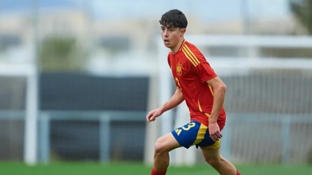 Marc Santos, internacional con la Selección de España Sub-16, disputa sus primeros minutos en LaLiga con el Levante UD.