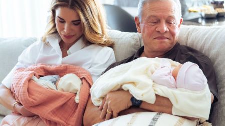 La familia real jordana creció inesperadamente con la llegada de las gemelas de la princesa Iman.