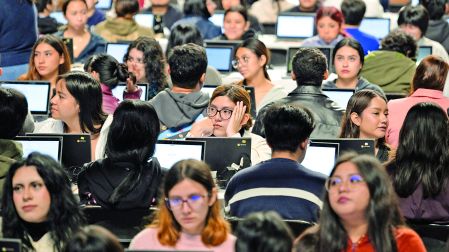En al menos 16 casos, los aspirantes fueron cambiados de lugar debido a que sus tabletas dejaron de responder correctamente.