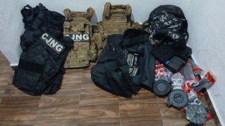 Durante el operativo también fueron localizados restos humanos, cuya identidad y circunstancias de muerte serán determinadas