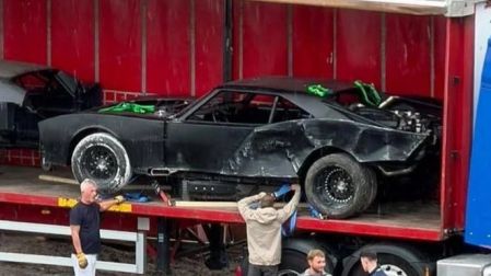 Hay fotos de un batimóvil completamente destruido en Escocia.