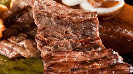 Deliciosos volcanes de arrachera con chorizo y mucho queso