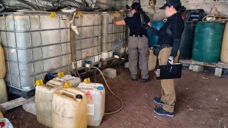 Autoridades aseguran combustible, dinero y vehículos durante cateo en Hidalgo