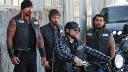 Charlie Hunnam volverá con los Sons of Anarchy.