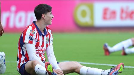 Armando "La Hormiga" González viajó a Grecia para cerrar su fichaje con el Olympiacos
