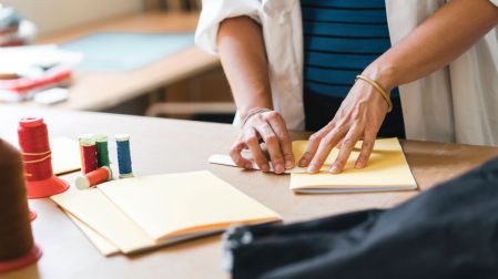 ¿Cómo hacer cuadernos nuevos reciclando los del año pasado?