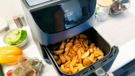 ¿Cómo hacer papas a la francesa crujientes en freidora de aire?