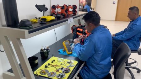 Para desarrollar estas actividades, el CEMANOE cuenta con cinco laboratorios especializados.