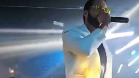 Poncho de Nigris criticó la tendencia de farmear aura.