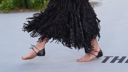 Las sandalias que ocupó Margaret Qualley