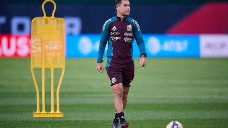 Limitan a Rafa Márquez para su debut en Selección Mexicana
