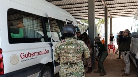 frente a Yucatán Semar rescata a 16 cubanos