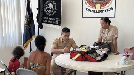 frente a Yucatán Semar rescata a 16 cubanos