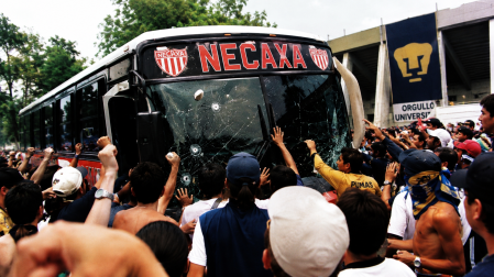 Camión del Necaxa atacado