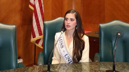 Fátima Bosch continúa haciendo historia durante su reinado como Miss Universo 2025 con reconocimientos fuera de México.