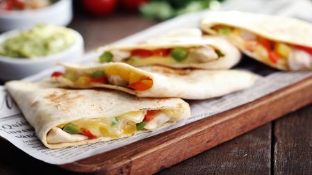 Sincronizadas de pollo con verduras: receta fácil y rápida