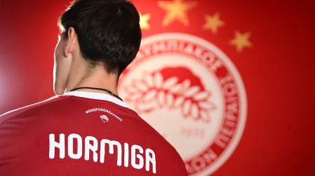 La Hormiga González es nuevo jugador del Olympiacos