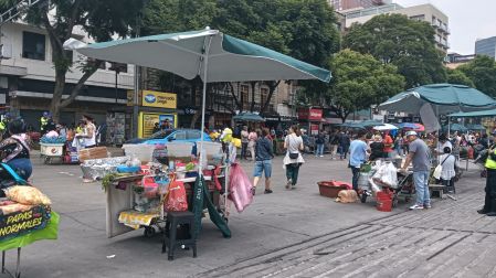 La Alameda Central amaneció sin ambulantes en sus pasillos