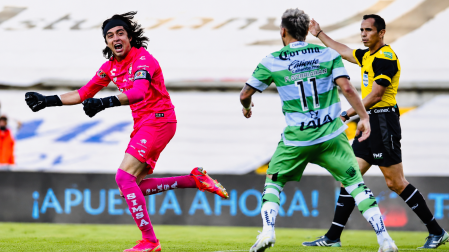Acevedo gritando su gol