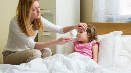 ¿Por qué ocurren los sudores nocturnos en niños?