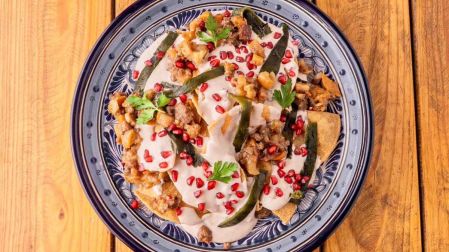 Receta de chilaquiles en salsa de nogada