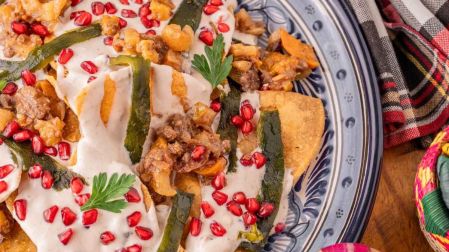 Receta de chilaquiles en salsa de nogada