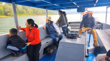 El lago de Zirahuén en Michoacán ha perdido hasta un 40% de su superficie por deforestación para siembra de aguacate, extracciones ilegales y construcciones irregulares.