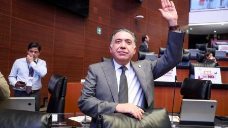 A través de una carta difundida en sus redes sociales, Enrique Inzunza dio a conocer su decisión.