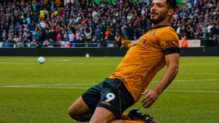 Raúl Jiménez vive un gran momento en los Wolves