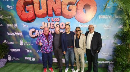 Humberto Vélez, Raúl Andana, Mario Filio y Noe Velázquez durante la Alfombra roja de la película Gungo y los juegos cavernícolas.