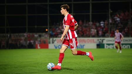 Armando González tuvo sus primeros minutos con la camiseta del Olympiacos