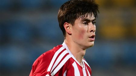 Armando "La Hormiga" González sumó su segunda convocatoria con el Olympiacos, ahora para la Copa de Grecia
