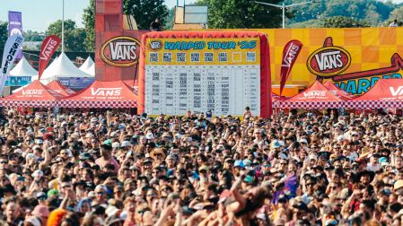 Así es el inflable donde saldrán los horarios.