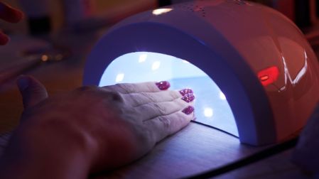 Cuántos vatios debe tener la lámpara UV/LED