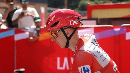 Tadej Pogacar progresa bien de la operación a la que fue sometido tras su caída en La Vuelta
